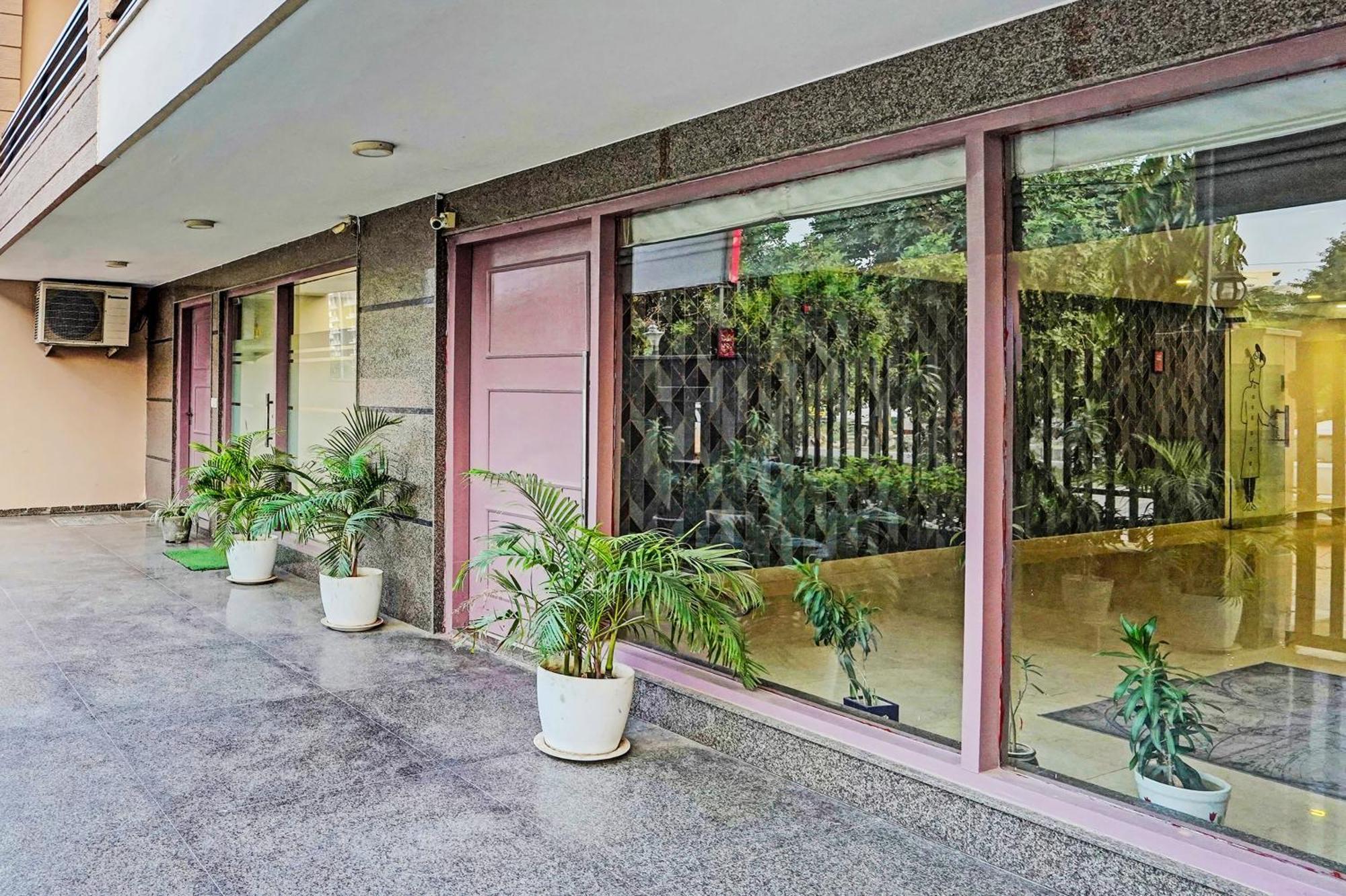 Super Townhouse Sector 57 Near Bestech Central Square Mall Gurgaon Exterior photo
